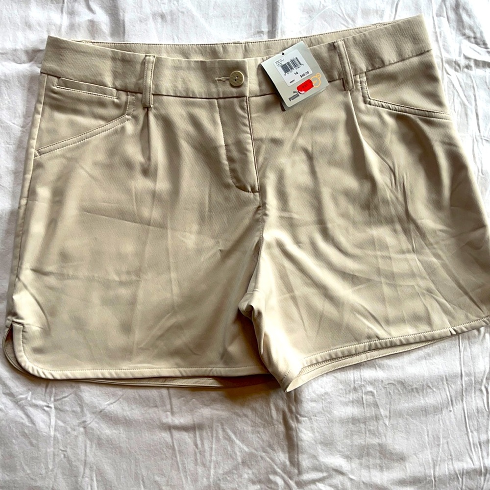 Womans Puma Cell shorts size 14. 5 pockets. NWT.